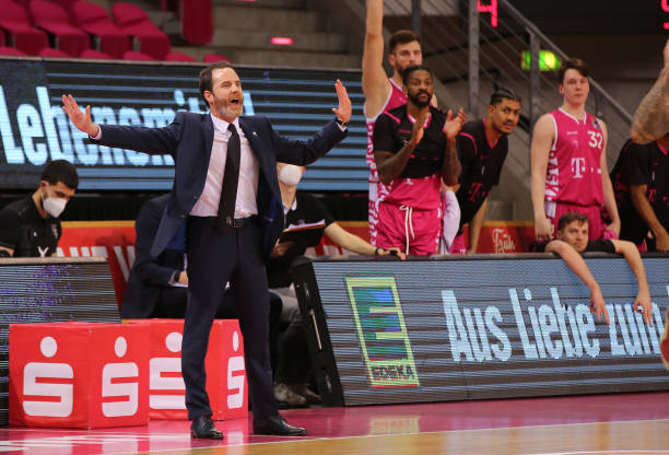 以其丰富的 以其丰富的