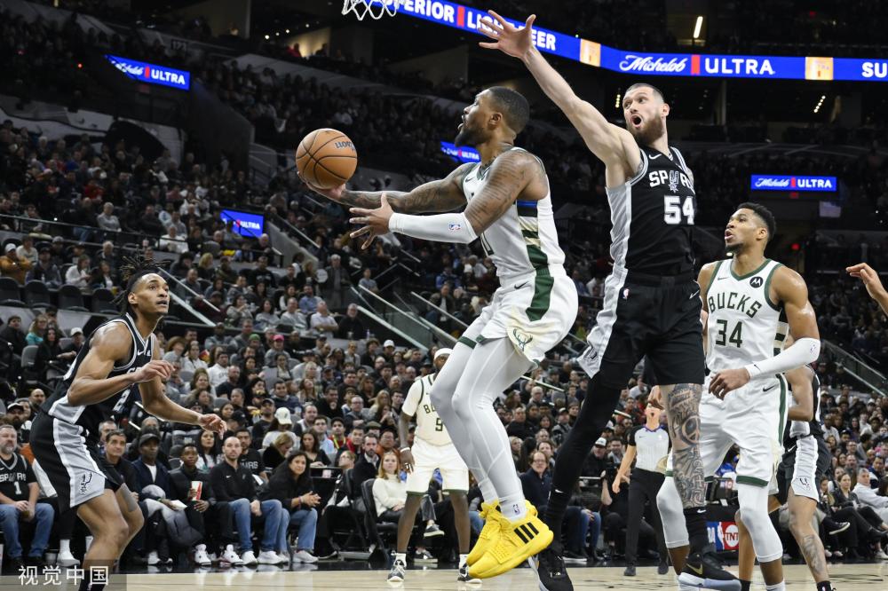 她的表现尤 她的表现尤